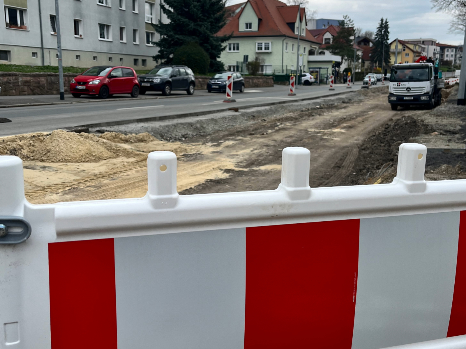 Bauarbeiten zur Erneuerung der Straßenbahngleise in Jena-Nord verzögern ...